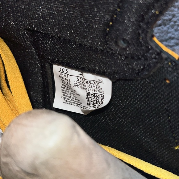 Air Jordan I - Picture 6 of 8